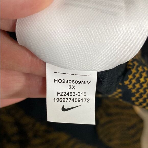 Nike Tee Long Sleeve 3X Gold Print Black Star Animal Print Cotton Oversized - Picture 14 of 15